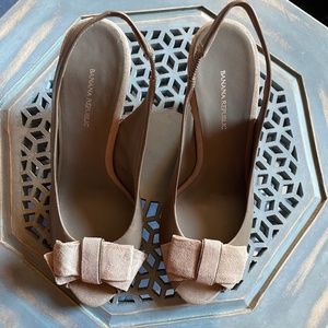 Banana Republic Tilda Slingback Peep-Toe Platform Wedge, 7.5, Mouse